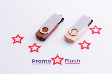 Drewniany pendrive z grawerem